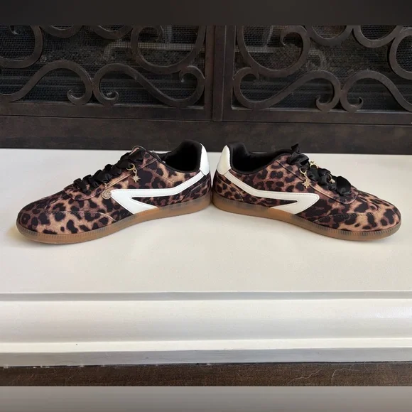 NWOB DV by Dolce Vita Quantum Charm Leopard Sneakers 9.5 - Picture 4 of 9
